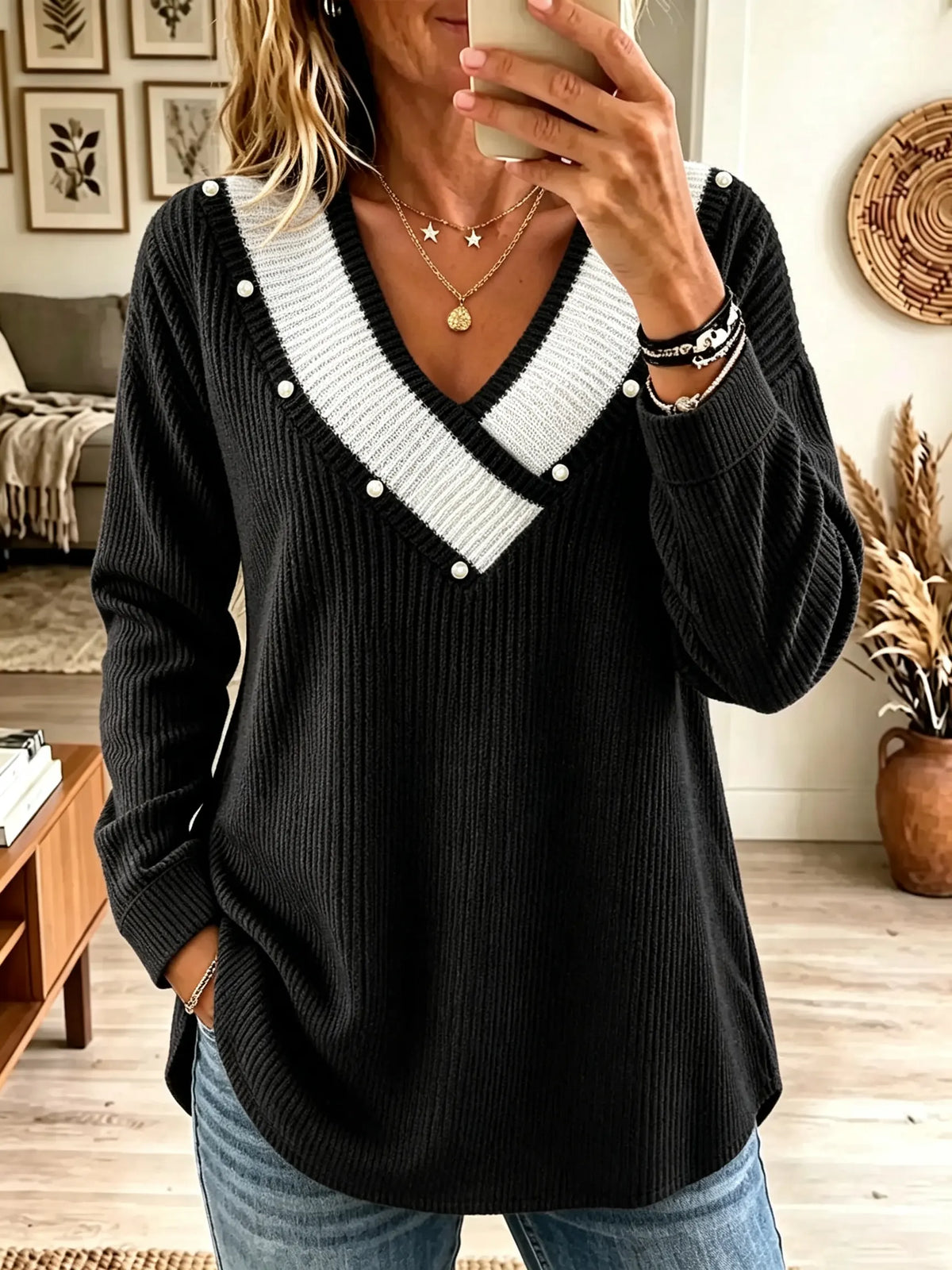 Women's Pearl Embellished Colorblock V-Neck Sweater